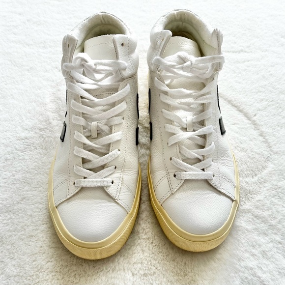 VEJA Minotaur High Top Sneakers Women’s Size 10 Stylish Athletic Trendy - Picture 3 of 9
